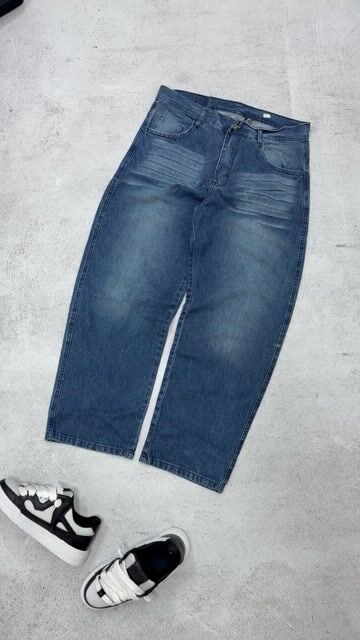Video de Jean baggy azul bigotes art04