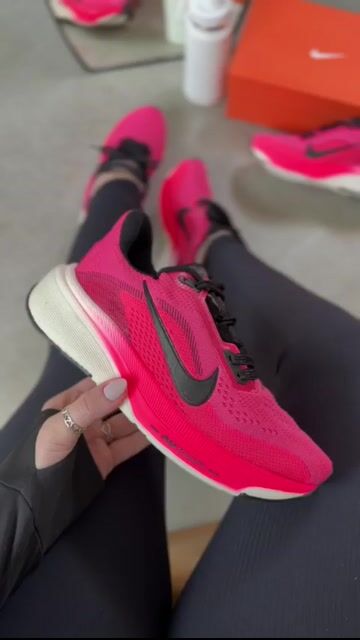 Vídeo de Nike Air Zoom Revolution 8 Pink