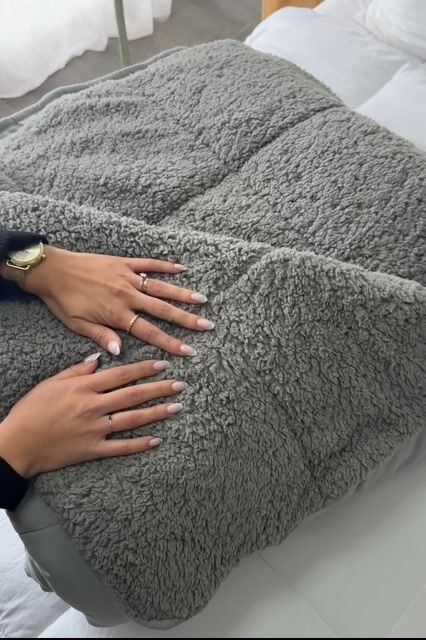 Video de ACOLCHADO CORDERITO FIKA TWIN GRIS