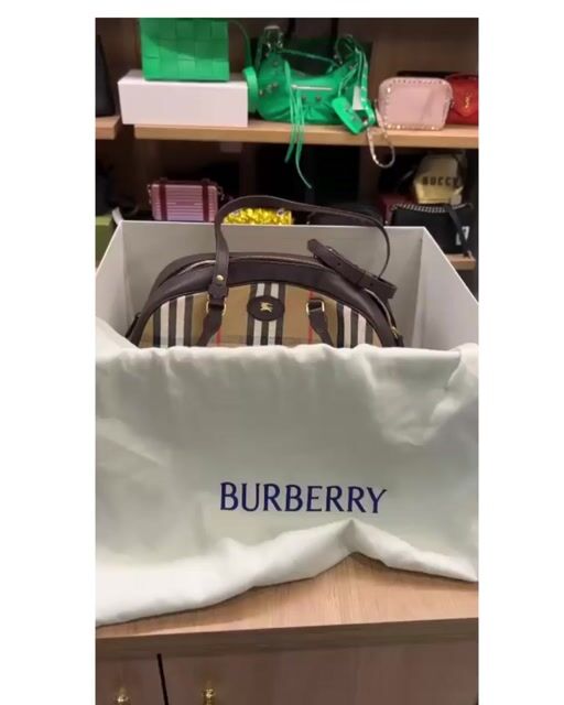 Vídeo de Bolsa Burberry Highlands Bowling Bag