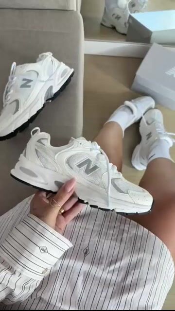 Vídeo de NB 530 TODO BRANCO (EM COURO LEGITIMO)