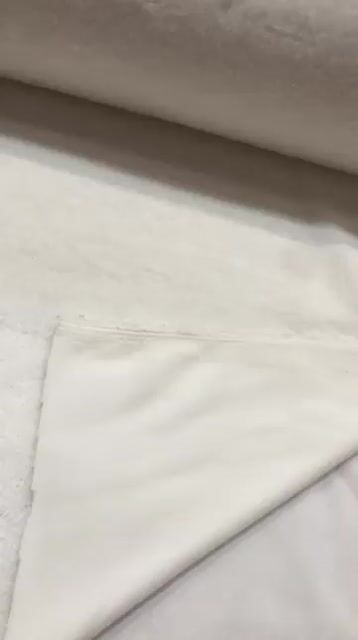 Video de PLUSH CON CORDERITO
