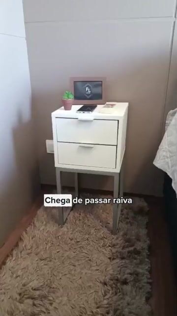 Vídeo de Mesa de Cabeceira Fl Decor, Design Moderno e Funcionalidade