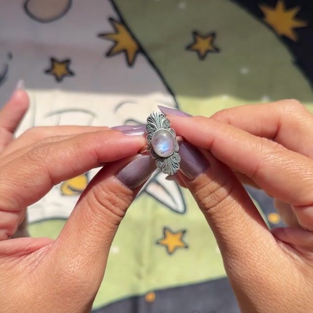 Video de Anel Zara · Prata 925 · Pedra da Lua Natural · Estilo Boho