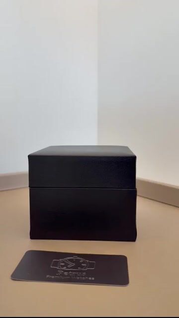 Video de Caixa Premium para Relógio – Acabamento em couro Preto
