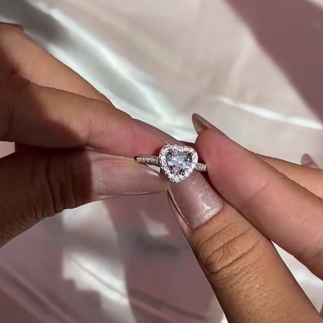 Video de Anel Vanessa · Prata 925 · Coração 1ct · Solitário · Halo