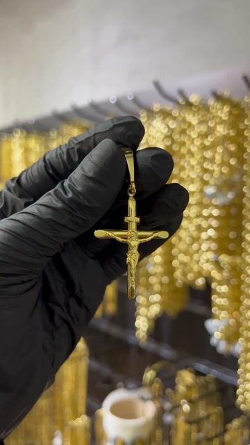 Vídeo de Pingente Crucifixo “Inri” P Banhado A Ouro 18K