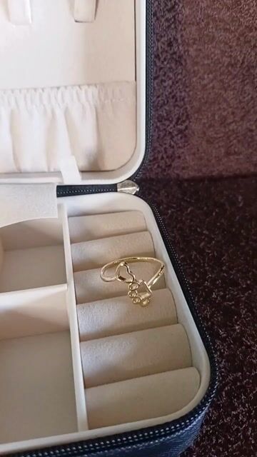 Vídeo de Anel Patinha Pet e Coração Banhado a Ouro 18k Tamanho 22