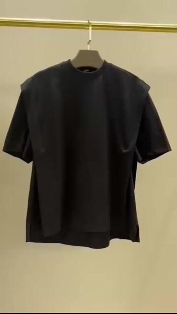 Video de BLUSA TEE PRETO LOLA - CLOUDE