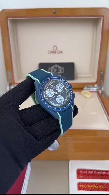 Video de Omega Swatch Speedmaster Moonswatch 40mm - MOSTRADOR PRETO - SILICONE AZUL COM VERDE