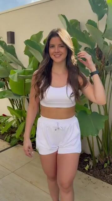Vídeo de Conjunto Short Duplo Move Branco - Alças ajustáveis