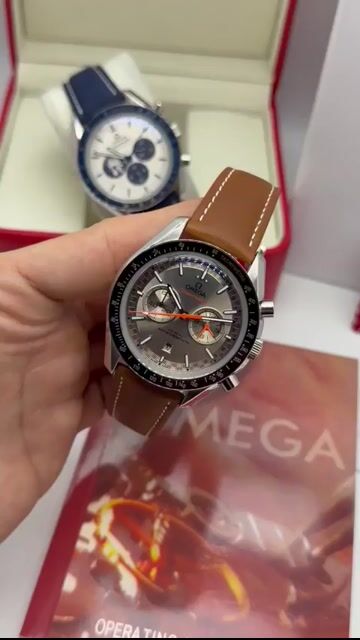 Video de Omega Speedmaster 42mm - AÇO PRETO/MOSTRADOR CINZA - COURO