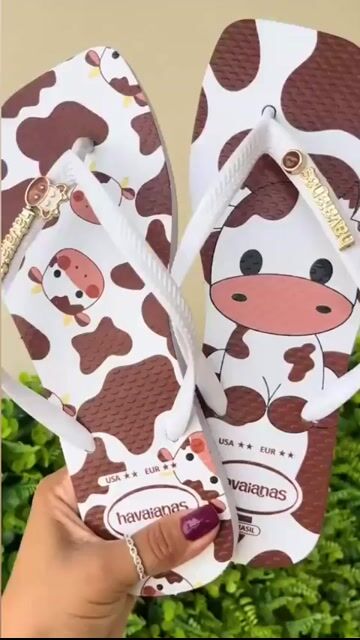 Video de Chinelo Feminino Quadrado Vaquinha Marrom
