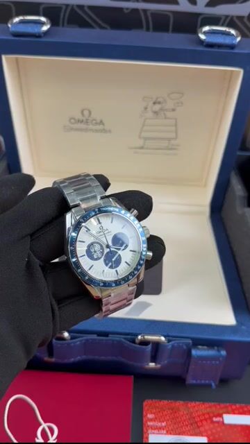 Video de Speedmaster Snoopy Aniversário de 50 anos - 41mm (Modelo Quartz)