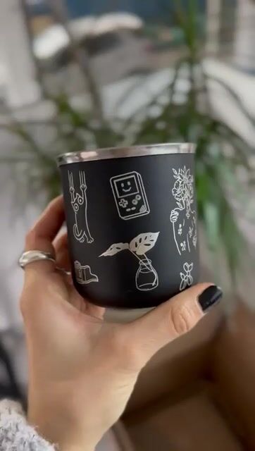 Video de SERVICIO GRABADO FULL PERSONALIZADO MEDIANO - GRABADO EN SIMIL : QUENCHER TERMO O MATE