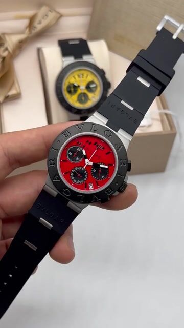 Video de Bvlgari Aluminium Chronograph 40mm - AÇO/MOSTRADOR VERMELHO - SILICONE