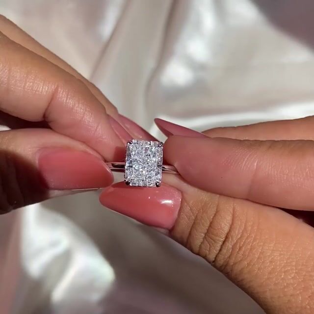 Video de Anel Luciana · Prata 925 · Zircônia 8A 4ct · Solitário Pedra Alta