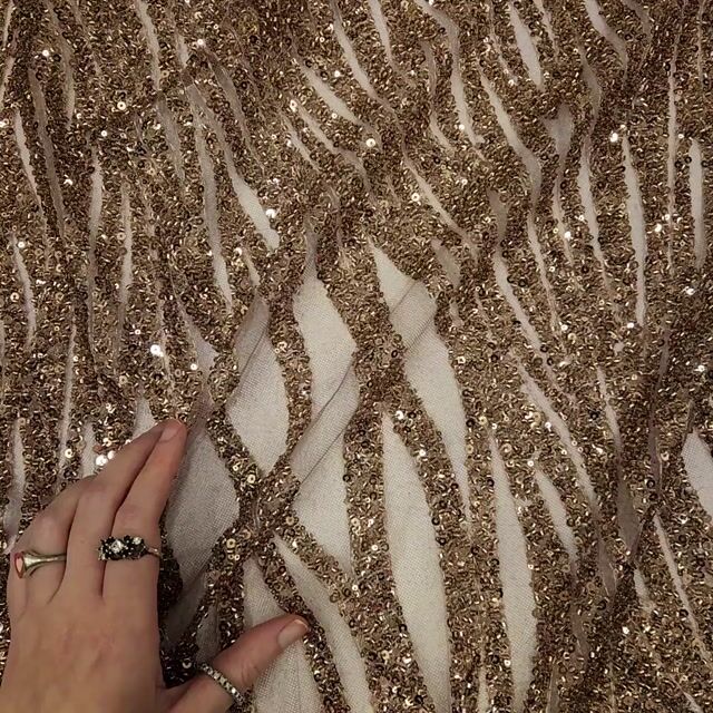 Video de TUL BORDADO AMBER DORADO