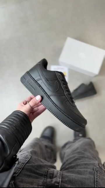 Video de Nike Air Force All Black Unissex