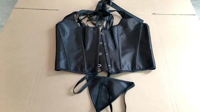 Video de Cropped Corset Blusa Bustier Top Cetim Brilhoso Laço Pescoço