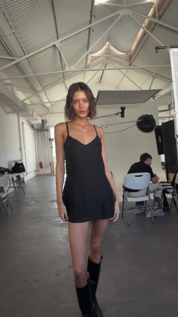 Video de MINI DRESS SHEER BRILLOS (negro)