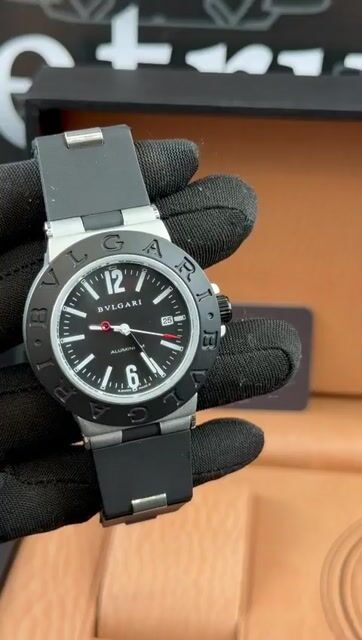 Video de Bvlgari Aluminium 40mm - AÇO/MOSTRADOR PRETO - SILICONE