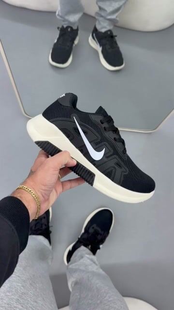 Vídeo de Tênis Nike Air Voltrix Preto Branco Masculino