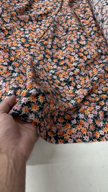 Vídeo de Tecido 100% Seda Crepe Chine Estampa Digital