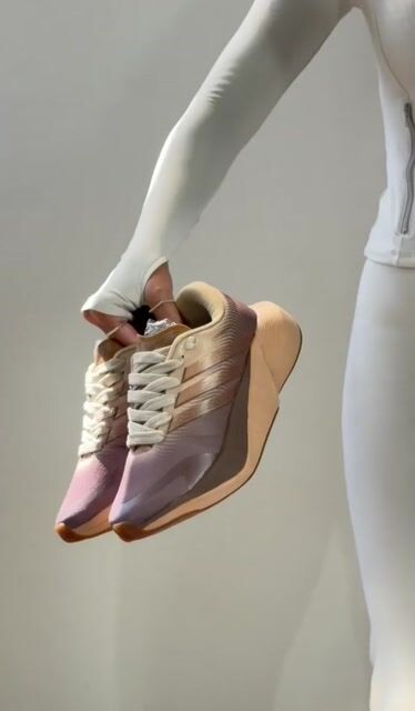 Vídeo de Adidas Super Nova Rise 3 Marrom