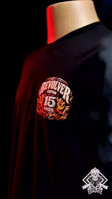 Video de Camiseta 15 Anos Legacy Preta - Revolver Kustom