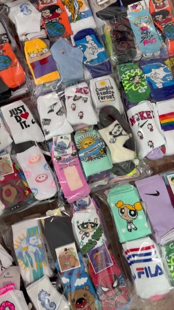 Video de COMBO EMPRENDEDOR - 30 pares de medias surtidas