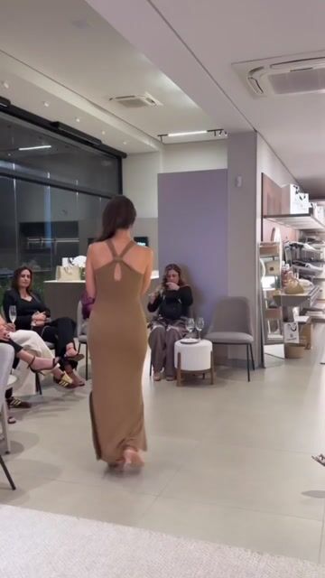 Vídeo de Vestido longo cor nut