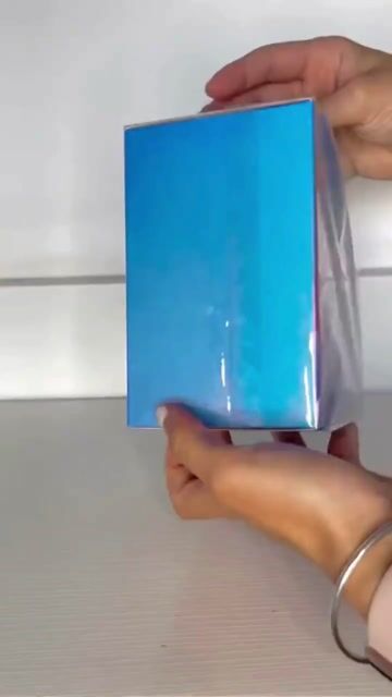Video de Cloud 100ml/EDP de Ariana Grande.