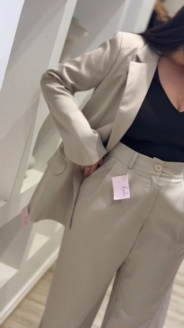 Video de Amélie • ropa y accesorios