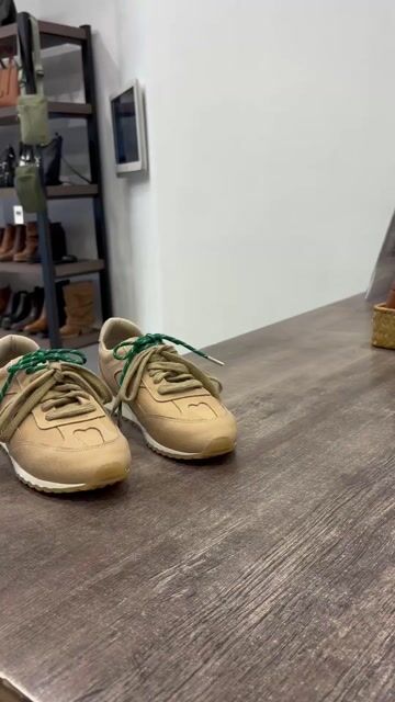 Video de SOLEMNIA SHOES
