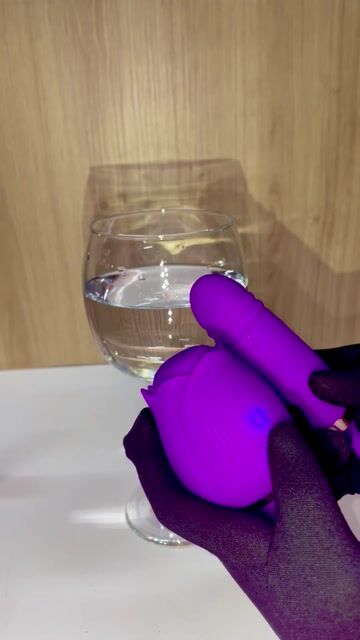 Vídeo de VIBRADOR DUPLO FLEXIVEL COM 10 MOVIMENTOS DE VIBRACAO
