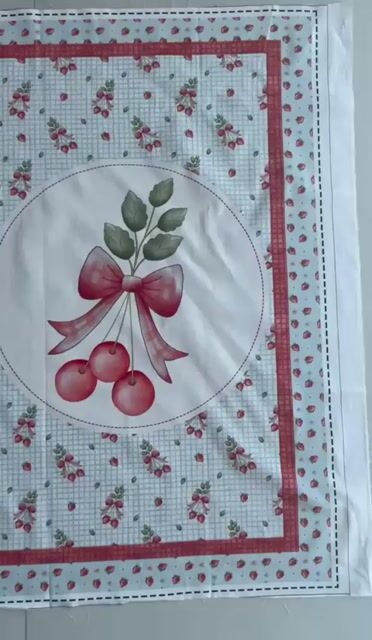 Video de Painel frente panos de copa FRUTAS VERMELHAS - Fuxicos e Fricotes (Tecido Digital 100% algodão )
