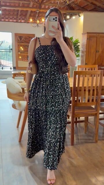 Vídeo de VESTIDO MARVY- FLORAL MINIMALISTA PRETO