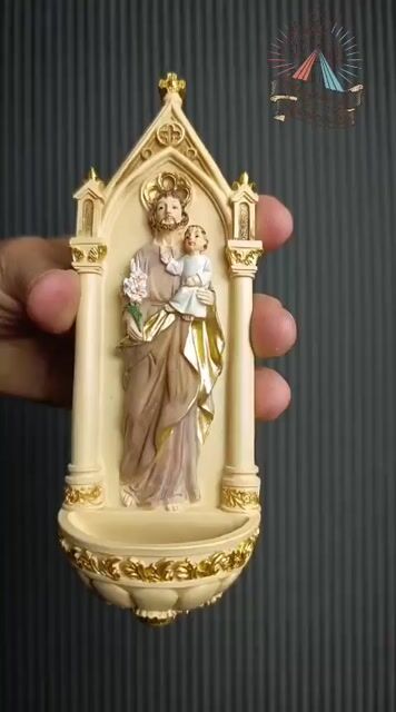 Video de Pia de Água Benta São José- Resina 18 cm