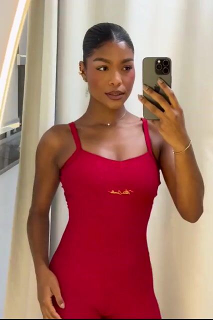 Vídeo de VITORIA CARVALHO MODA FITNESS
