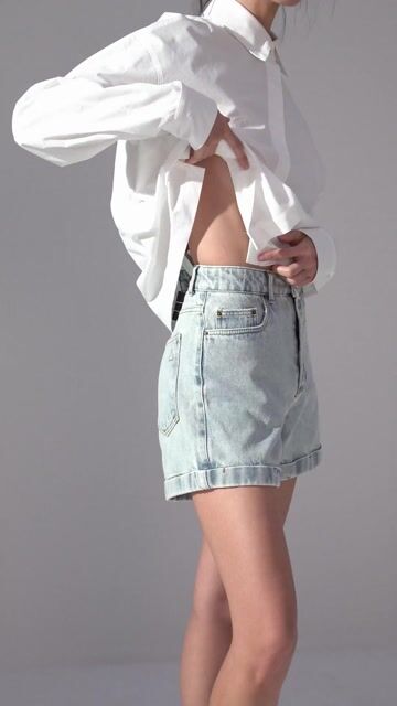 Video of Yoko Box Shirt | White