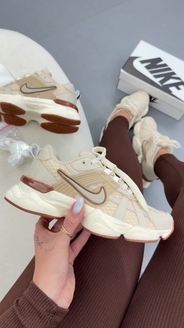 Vídeo de Nike v2k RUM