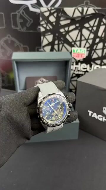 Video de Tag Heuer Fórmula 1 42mm - AÇO/MOSTRADOR PRETO - SILICONE