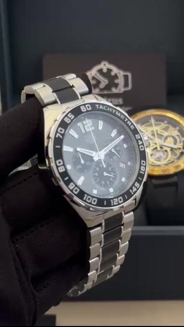 Video de TAG Heuer Fórmula 1 44mm - AÇO/MOSTRADOR PRETO