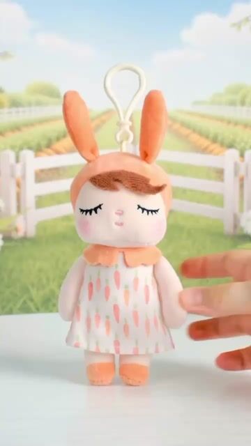 Video de MINI - METOO DOLL - BONECA 17CM ANGELA CAMPONESA - LARANJA