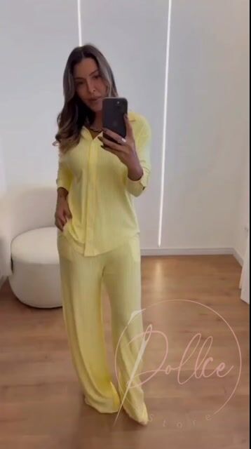 Vídeo de Conjunto Mia em Visco Lycra com Camisa de Botões e Calça Pantalona