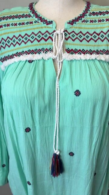Video de Bata Boho Bordada Cod:2500