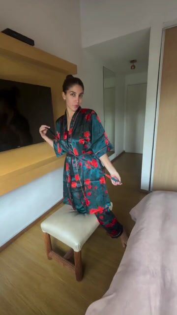 Video de PIJAMA 3 PIEZAS B/FINO P/LARGO Y BATA FLOR (55907)