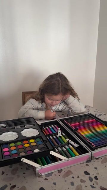 Video de Set de arte con valija unicornio