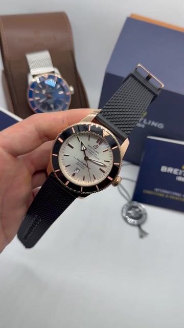 Video de Breitling Superocean 44mm - AÇO ROSE/MOSTRADOR BRANCO - SILICONE